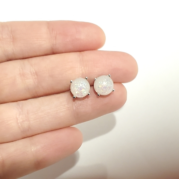 NWOT 8mm White Triplet Opal Stud Earrings - Picture 5 of 16